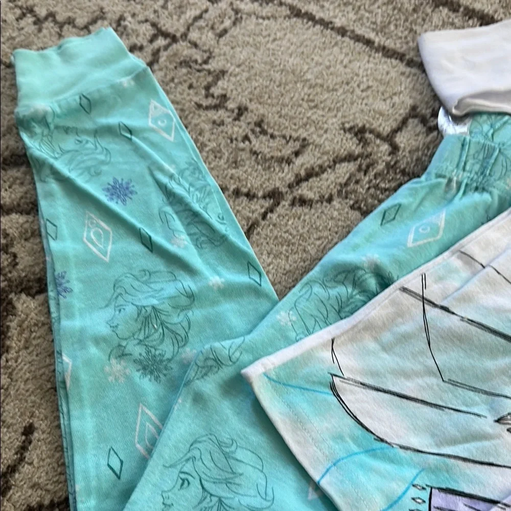 Frozen Themed Kids Pajamas - White and Blue